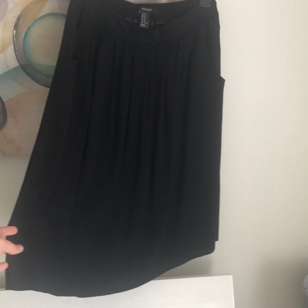 Forever 21 black knee length flowy skirt